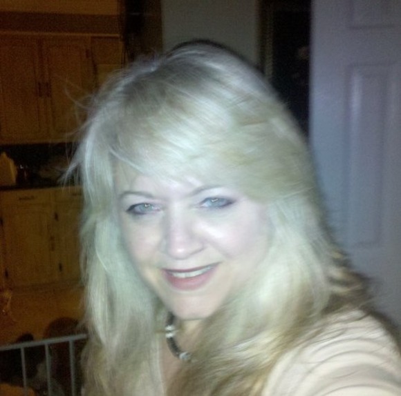 Meet your Posher, Cassandra - Picture 1 of 1